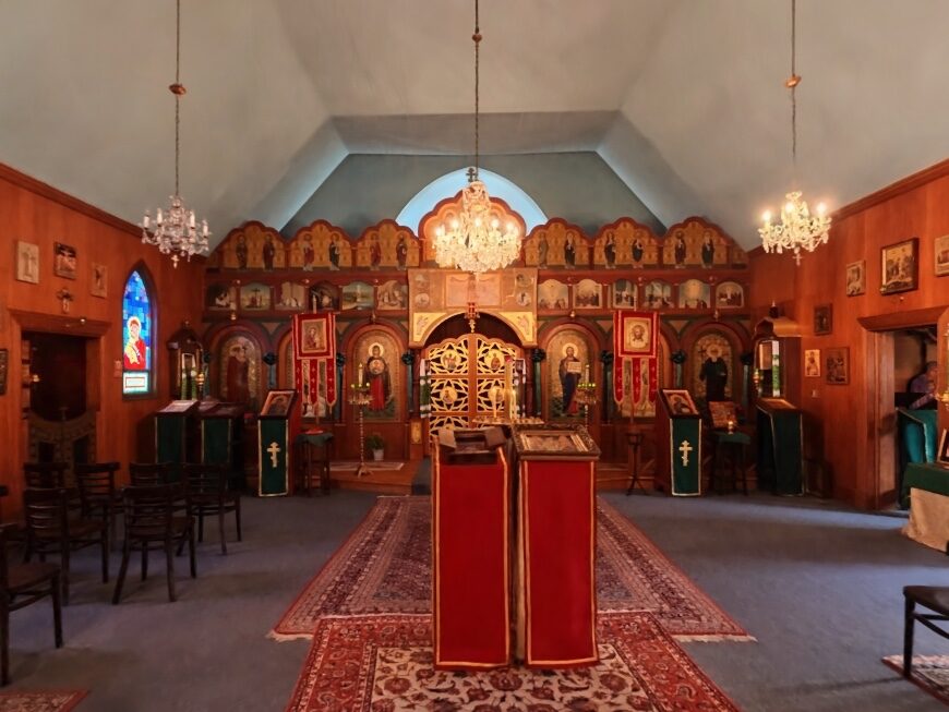 Virtual tour view of the church interior, facing the iconostasis